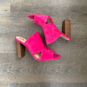 💕 HOT PINK Vince Camuto Chunky Heel Sandals 💕
